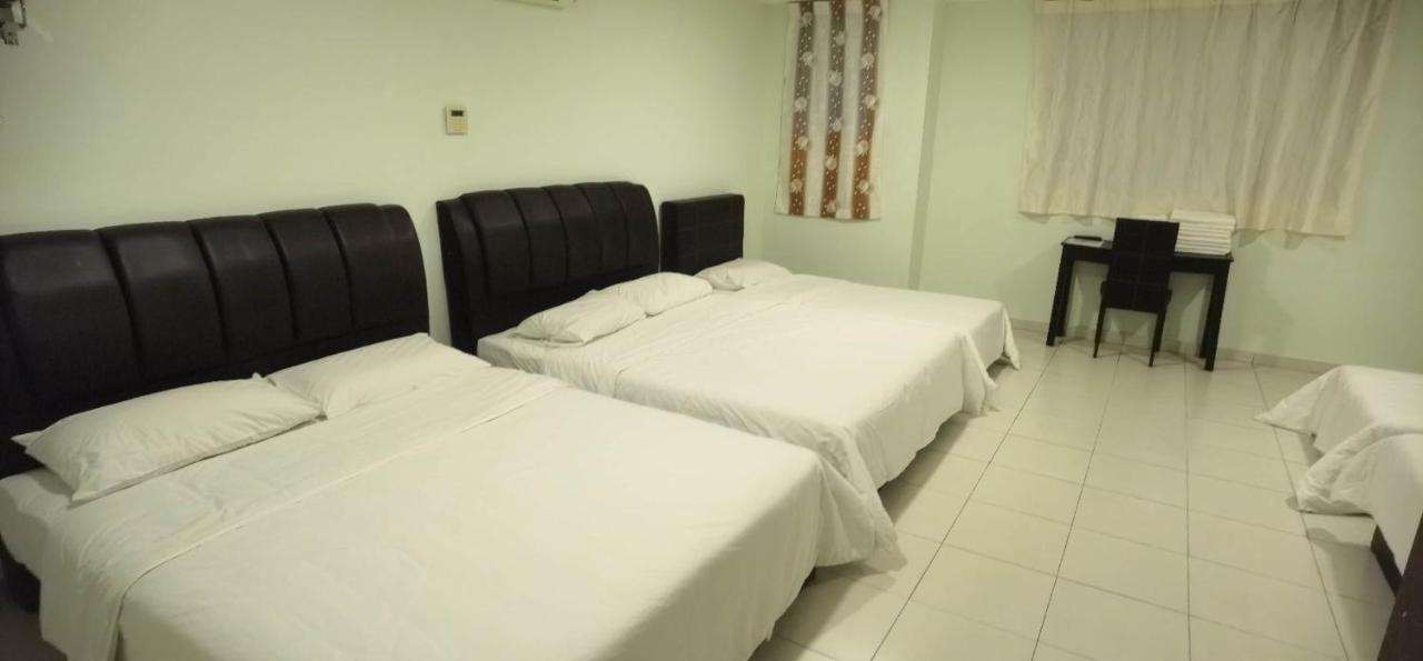 Hotel Glorious Straits